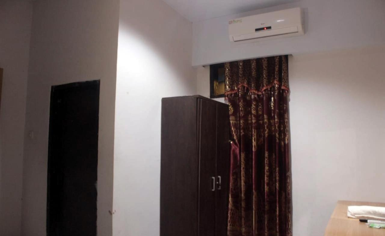 Reddoorz @ Pasangkayu Mamuju Utara Hotel Eksteriør billede